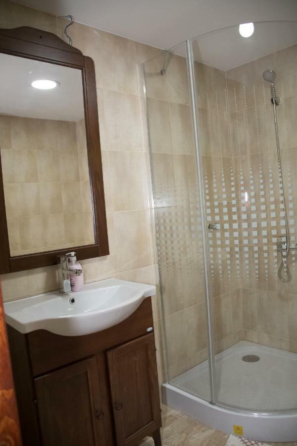 Vila Club Dioda Cicanesti Luaran gambar